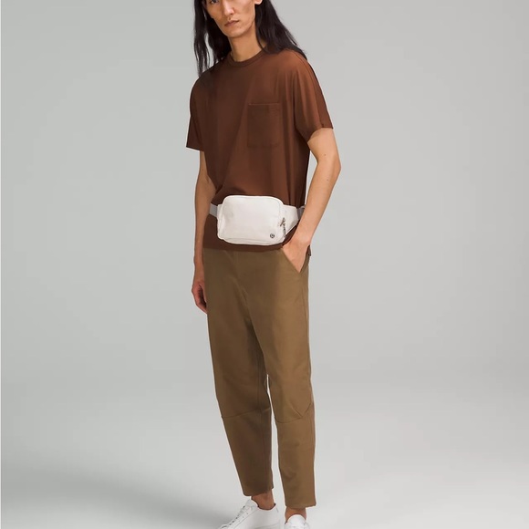 NWT Lululemon Everywhere Belt Bag Large 2L- White Opal - Picture 6 of 6